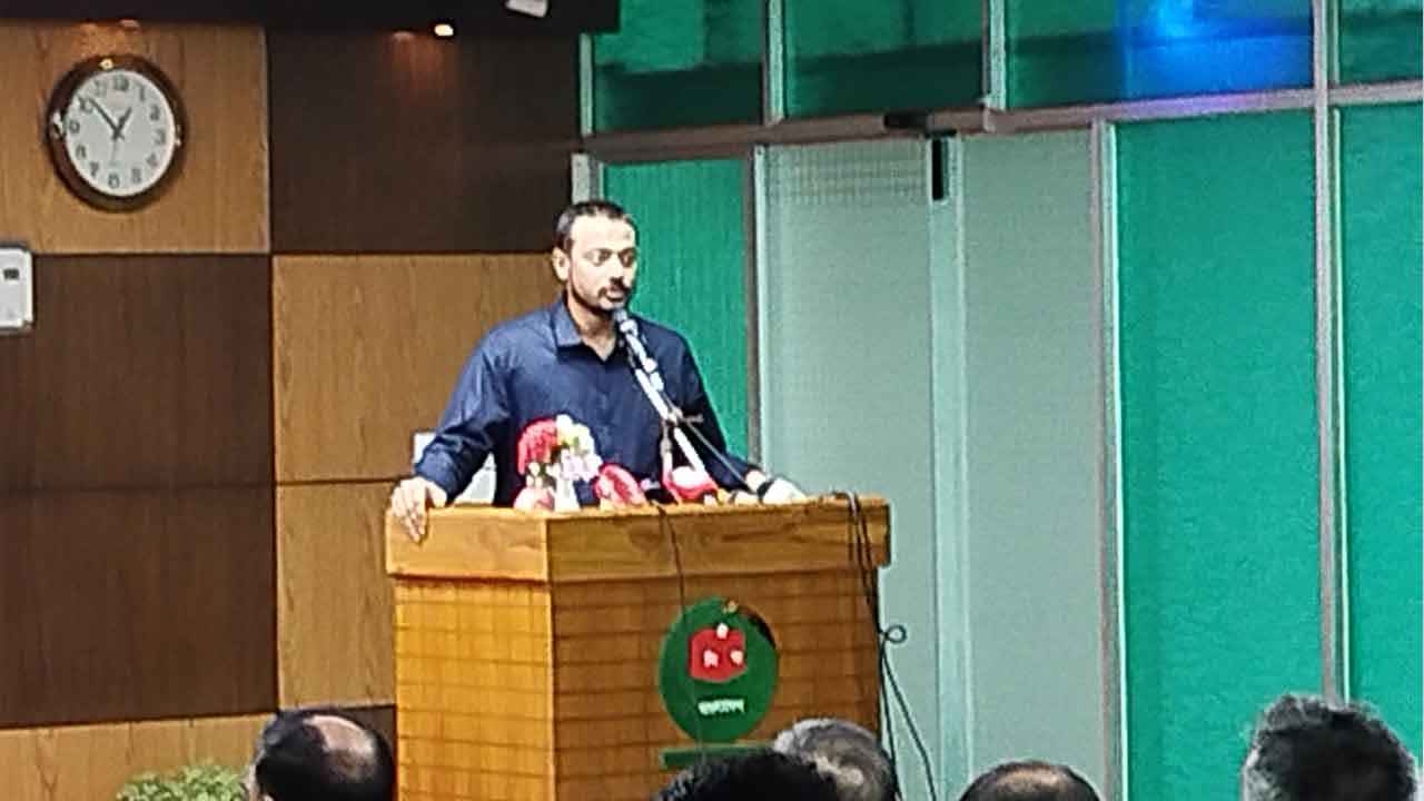 আরেকটা গণঅভ্যুত্থান হলে ইসিতে আগে হাত দেব: নাসীরুদ্দীন