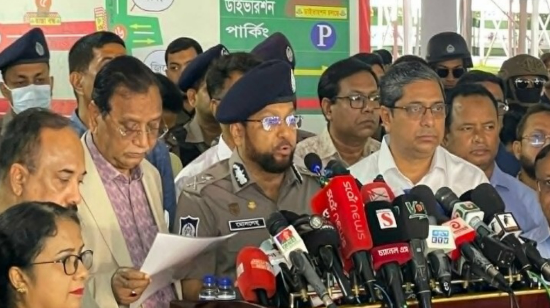 জাতীয় ঈদগাহে ৬ স্তরের নিরাপত্তা বলয়, সতর্ক অবস্থানে পুলিশ