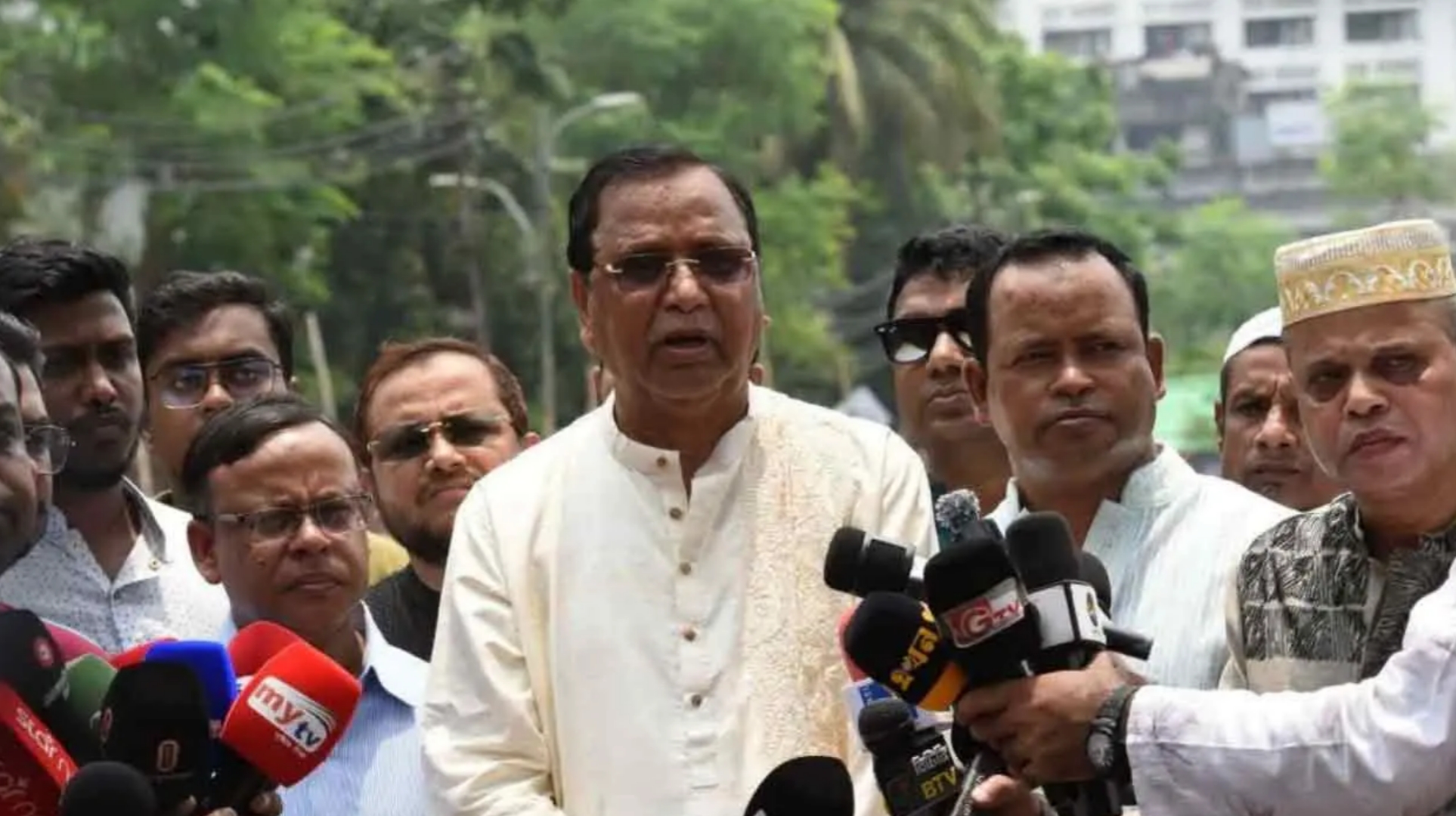 রাজধানী পরিষ্কারে ঈদের দ্বিতীয় দিনেও সক্রিয় ডিএসসিসি